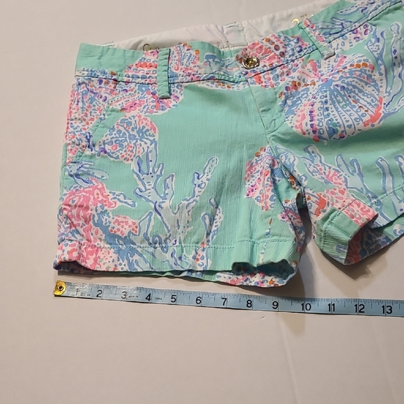 Lilly Pulitzer Classy Casual Floral Print Women Callhan Shorts EUC Size 2 - Picture 10 of 11